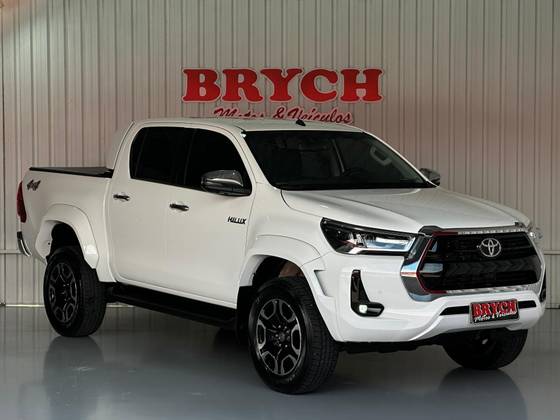 TOYOTA HILUX 2.8 D-4D TURBO DIESEL CD SRX PLUS 4X4 AUTOMÁTICO